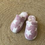 Star print pink slipper