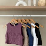 Crinkle textured sleevless crop top