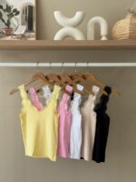 Floral lace strap ribbed tank top