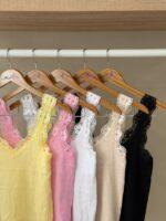 Floral lace strap ribbed tank top - Image 2