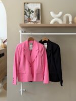 Single button notched lapel blazer