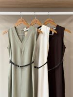 V-neck linen maxi dress with side slit and belt - Image 2