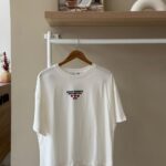 Heart motif contrast stitch white t-shirt