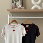 Heart embroidery contrast stitch t-shirt