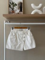 Button front asymmetrical offwhite denim skort