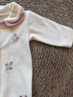 Fleece flowers romper with beanie - Image 4